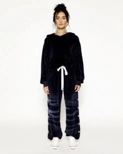 BOYS LIE Velour Hoodie Crop 2 BOYS LIE Velour Hoodie Crop -boy‘s lie Sales Store 4O7A1069r 480x