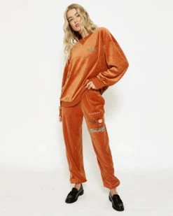 BOYS LIE Gone Viral Velour Crewneck -boy‘s lie Sales Store 4O7A9114 91bbee74 189d 4f17 9dc6 85282009e3f5 480x