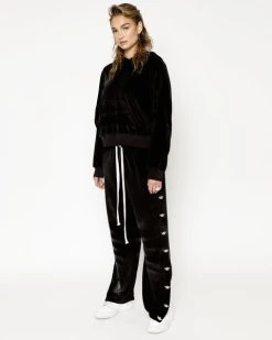 BOYS LIE Black Velour Cropped Hoodie -boy‘s lie Sales Store 4O7A9370xscopy 480x