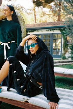 BOYS LIE Black Velour Cropped Hoodie -boy‘s lie Sales Store aimee750008246 417 copy 480x