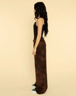 BOYS LIE Wonderful Day To Dump Them Sweatpants 4 BOYS LIE Wonderful Day To Dump Them Sweatpants -boy‘s lie Sales Store boys lie dump him sweats model side 480x